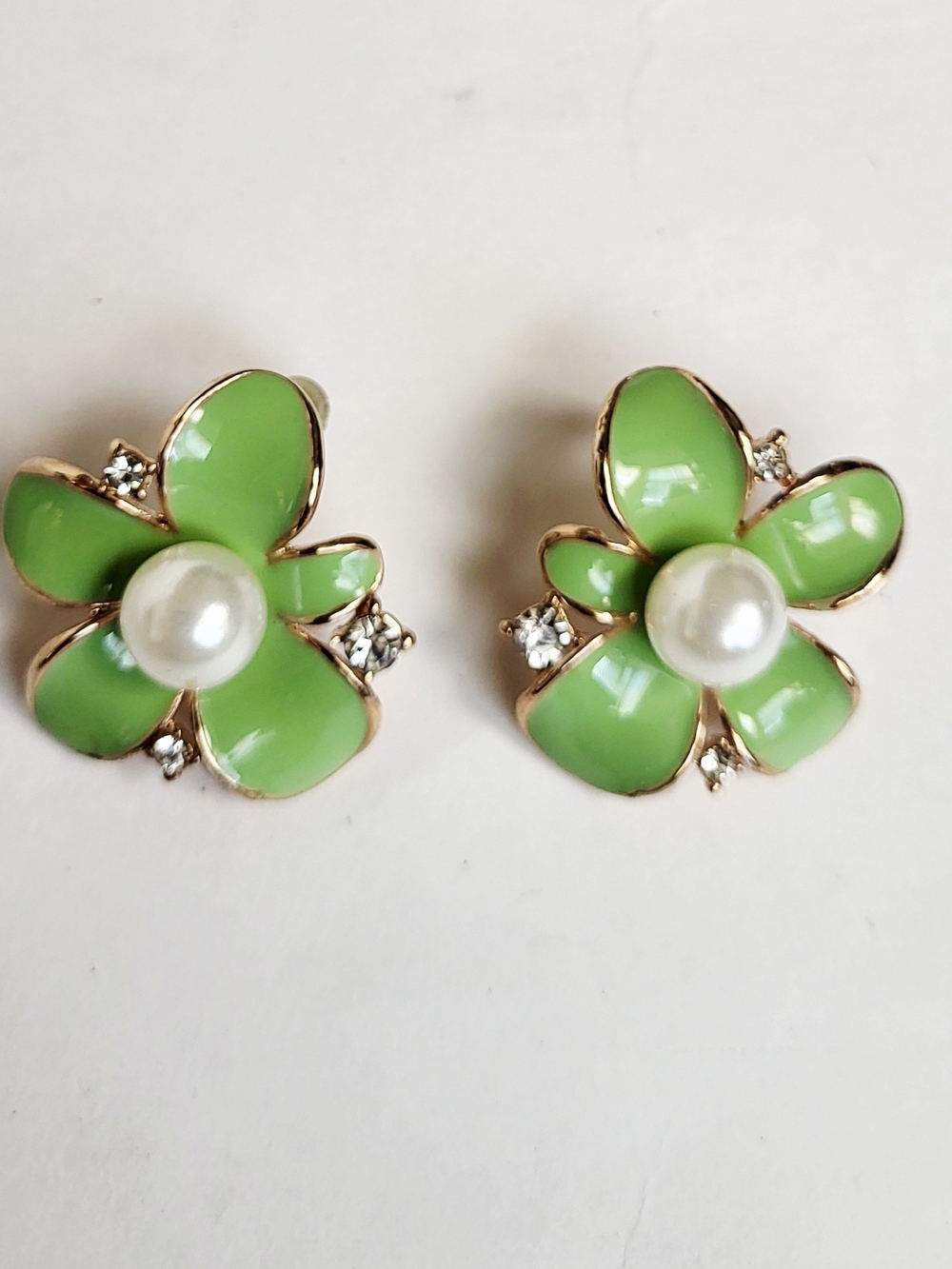 Bright Green Enamel Daisy Pearl Center Stud Earrings